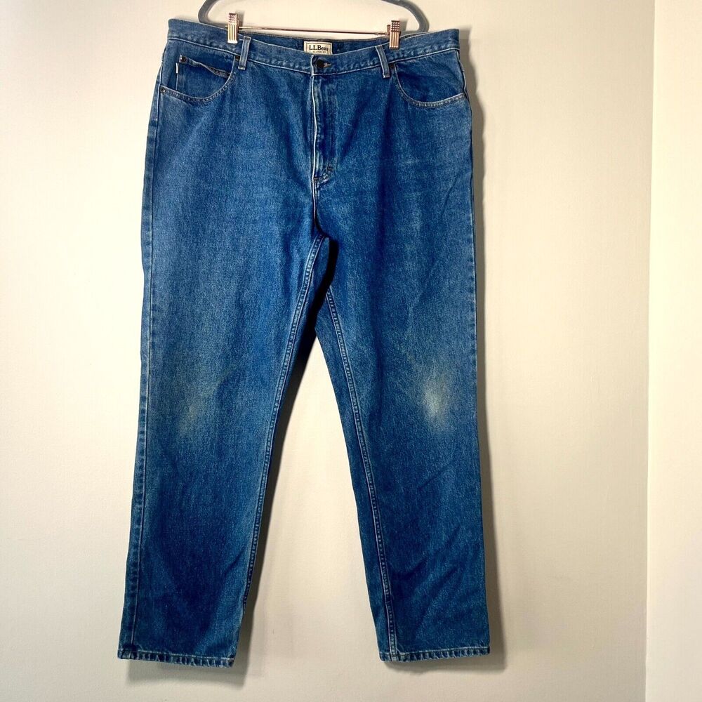 LL Bean Jeans Mens 44x34  Medium Wash Classic Fit Straight Leg Blue Denim